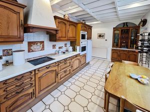Kitchen- click for photo gallery
